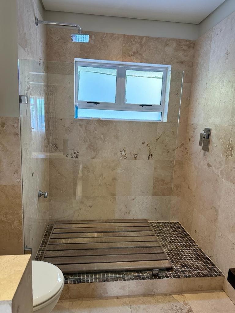 Bgs Luxury Two Bedroom -camps Bay-cape Town